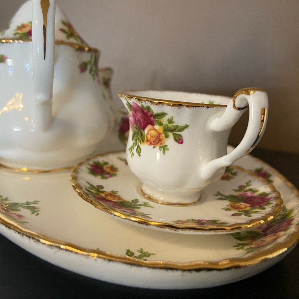 Vintage Royal Albert Old Country Roses Mini Tea Set Bone China Cottagecore - Picture 6 of 9